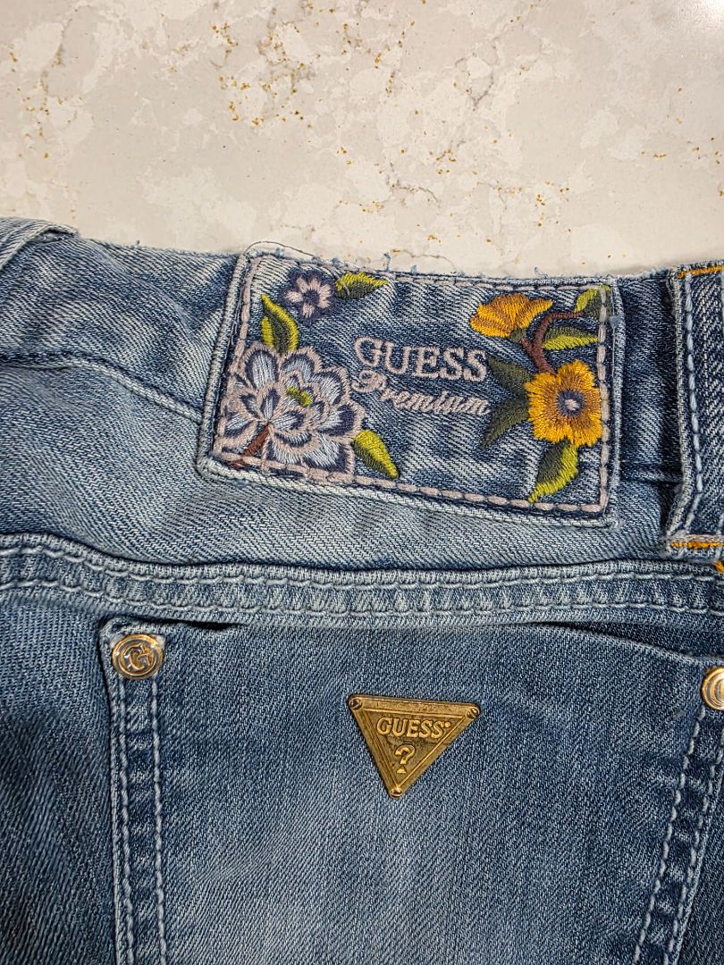 GUESS PREMIUM EMBROIDERED