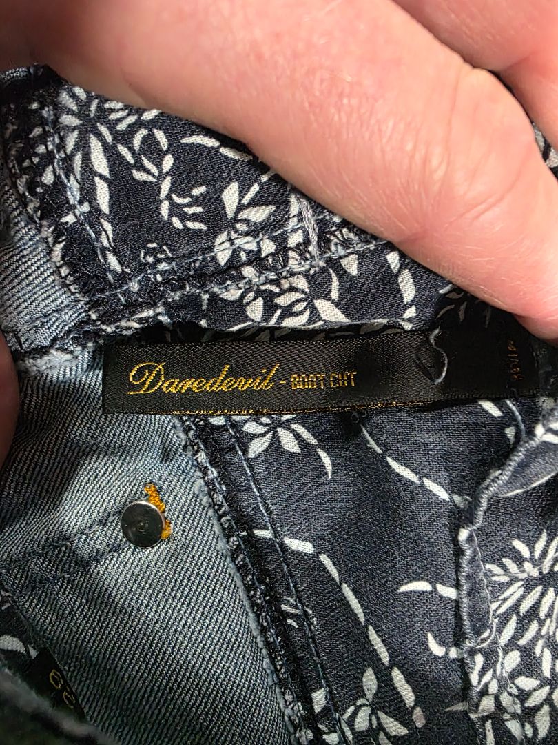 GUESS PREMIUM EMBROIDERED