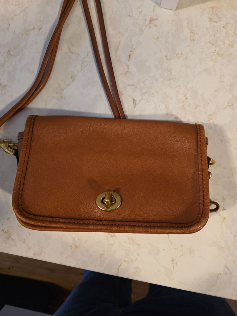 VINTAGE  COACH CROSSBODY