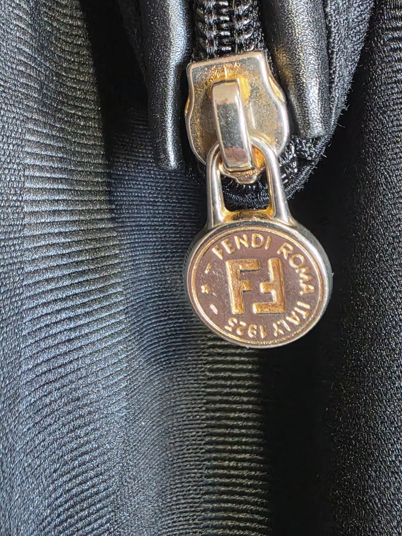 BLACK PEQUIN VINTAGE (90S) FENDI HAND BAG