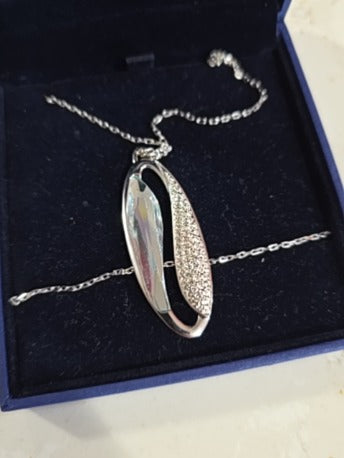 SILVER SWAROVSKI NECKLACE