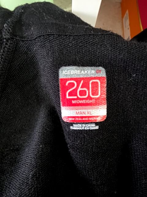GT260 MERINO WOOL ZIP-UP HOODIE
