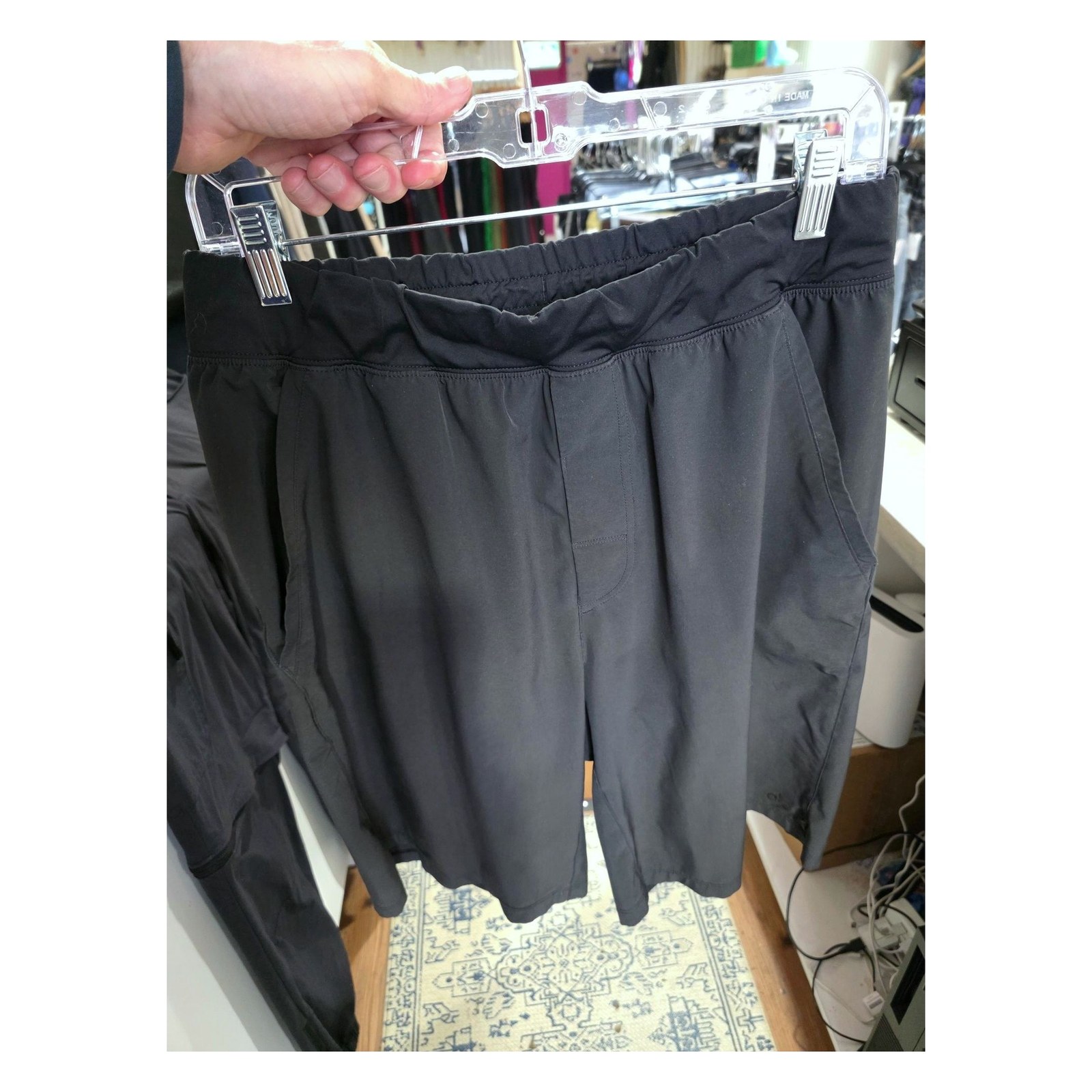 ALO YOGA BLACK ATHLETIC SHORTS