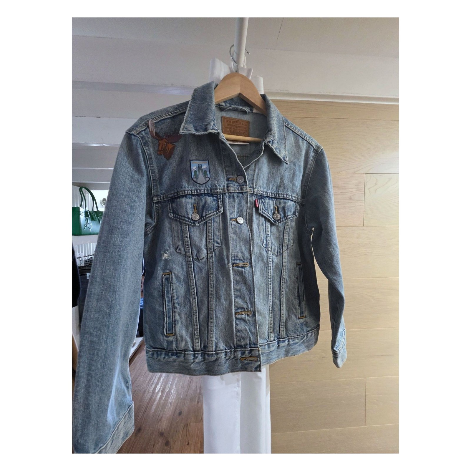 LEVI'S PREMIUM DENIM TRUCKER JACKET