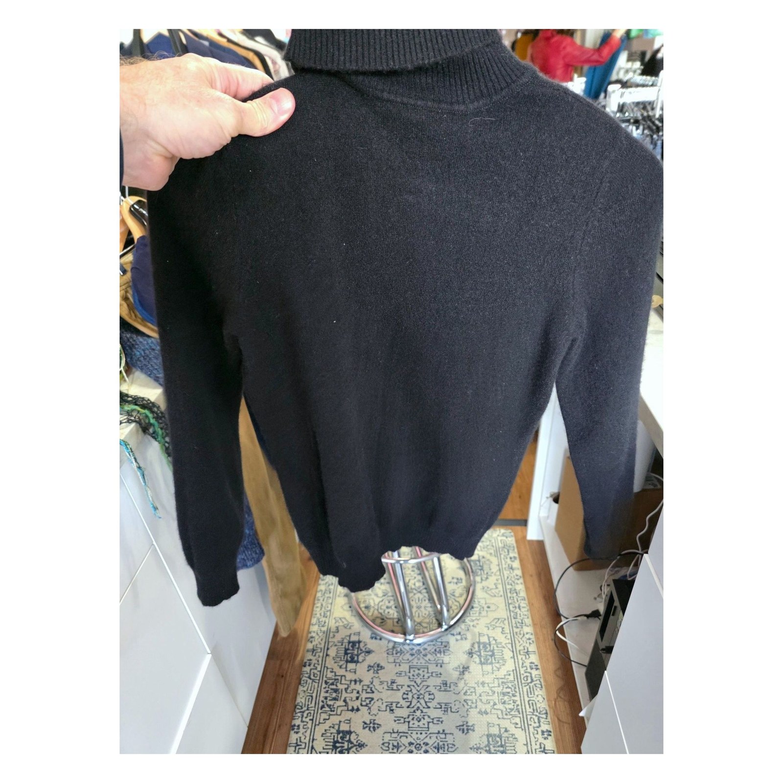 BTQ TURTLENECK KNIT SWEATER