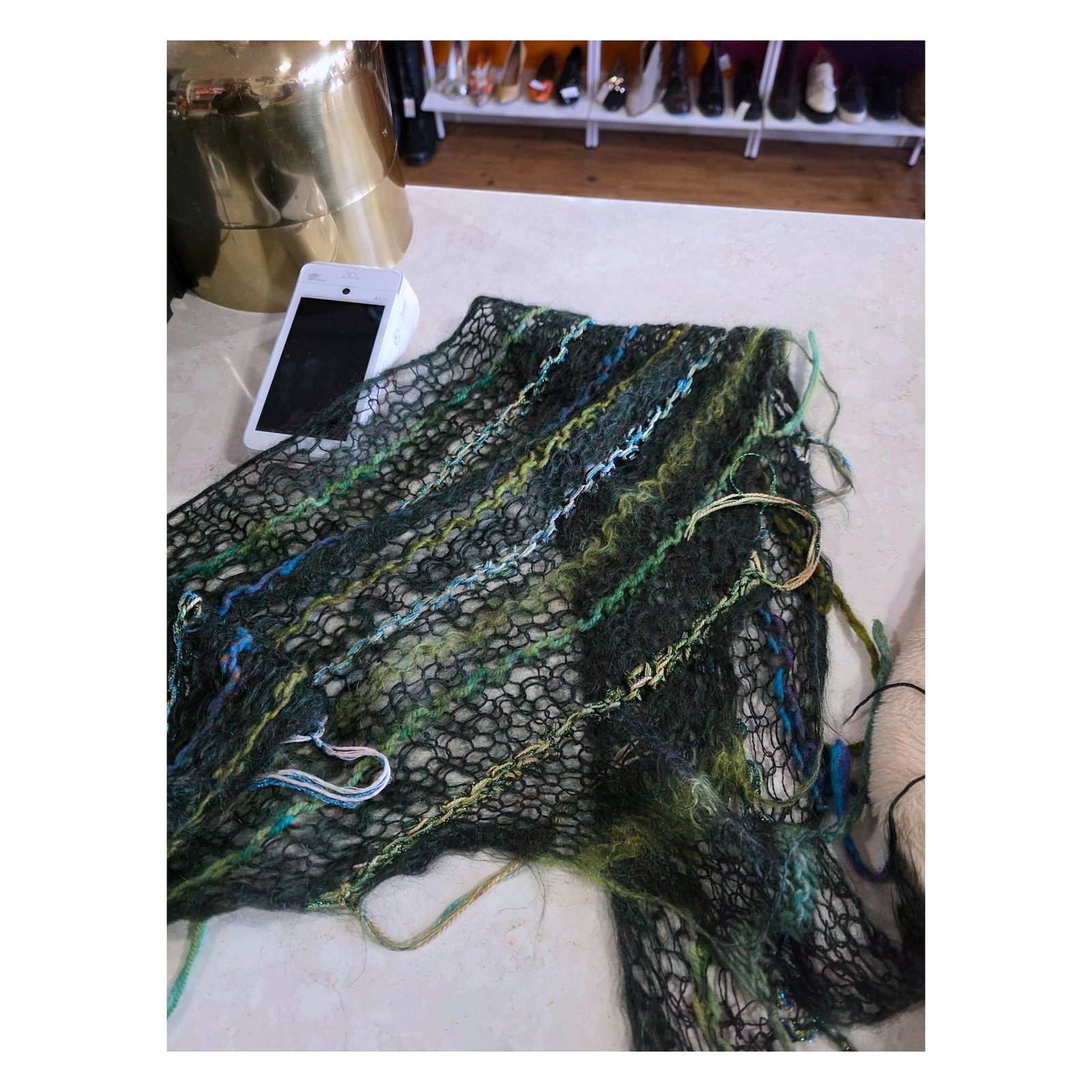 Btq Triangle Scarf green knitted