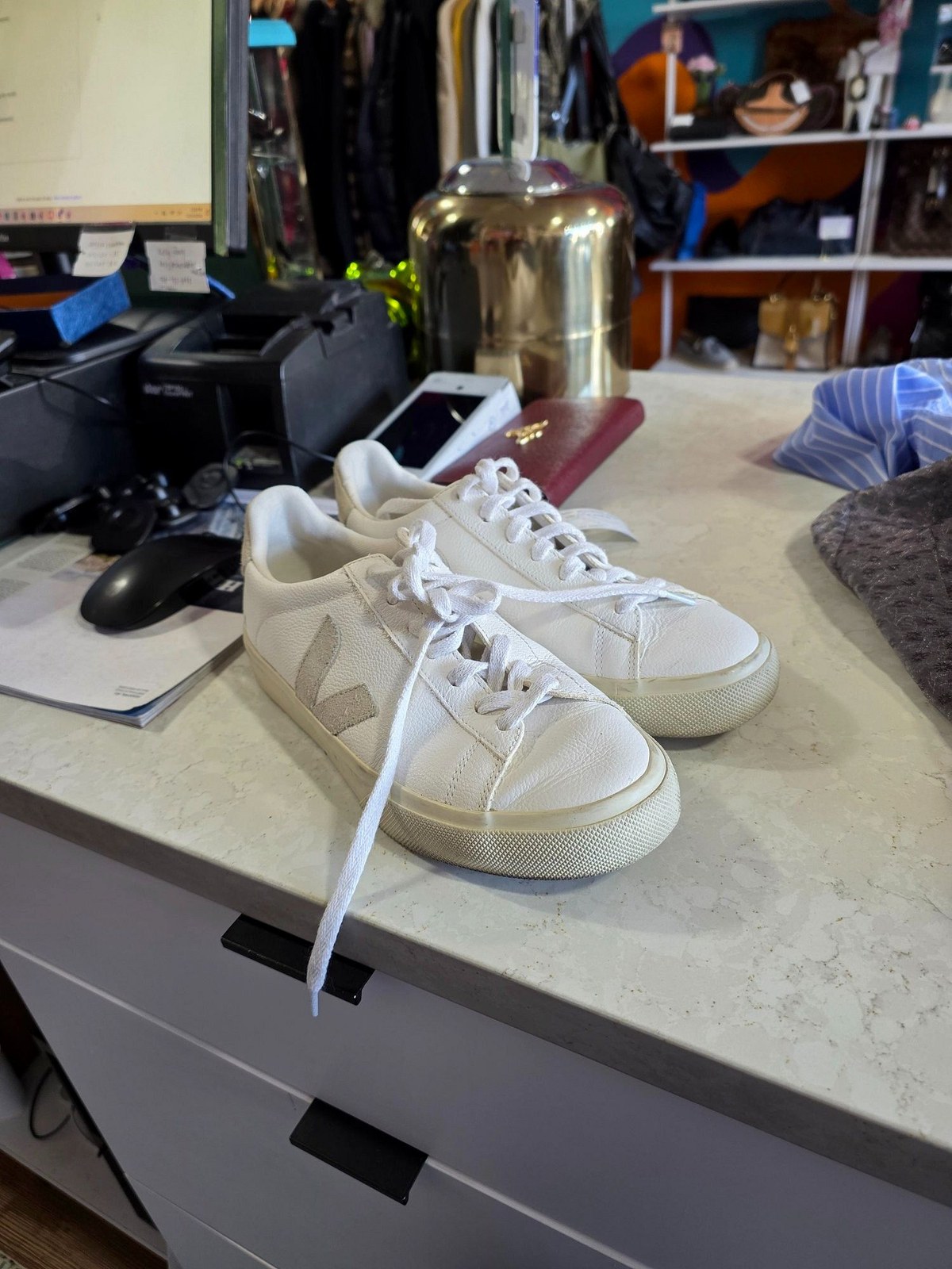 VEJA LEATHER SNEAKERS