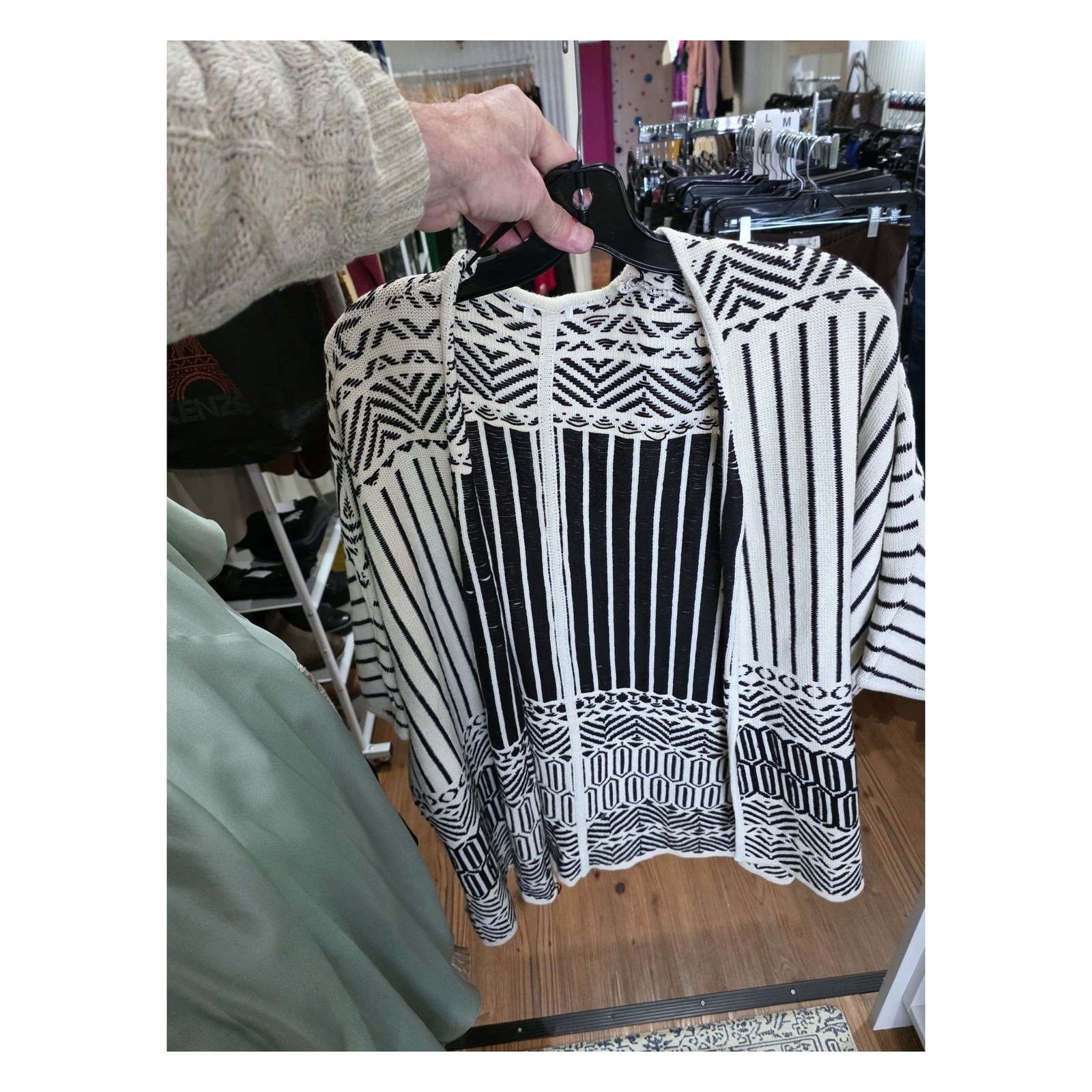 BTQ GEOMETRIC OPEN FRONT KNIT CARDIGAN