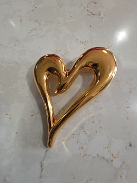 MONET BROOCH GOLD TONED