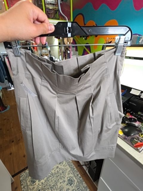 BCBG MAXAZRIA PLEATED SKIRT, TAUPE