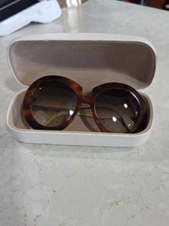 TORTOISE VALENTINO SUNGLASSES