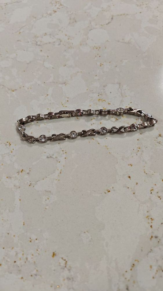 SILVER LINK BTQ BRACELET W/STONES