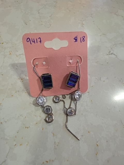 set of 2 earrings SILVER HANGING BTQ EARRINGS and rectangle purple studs