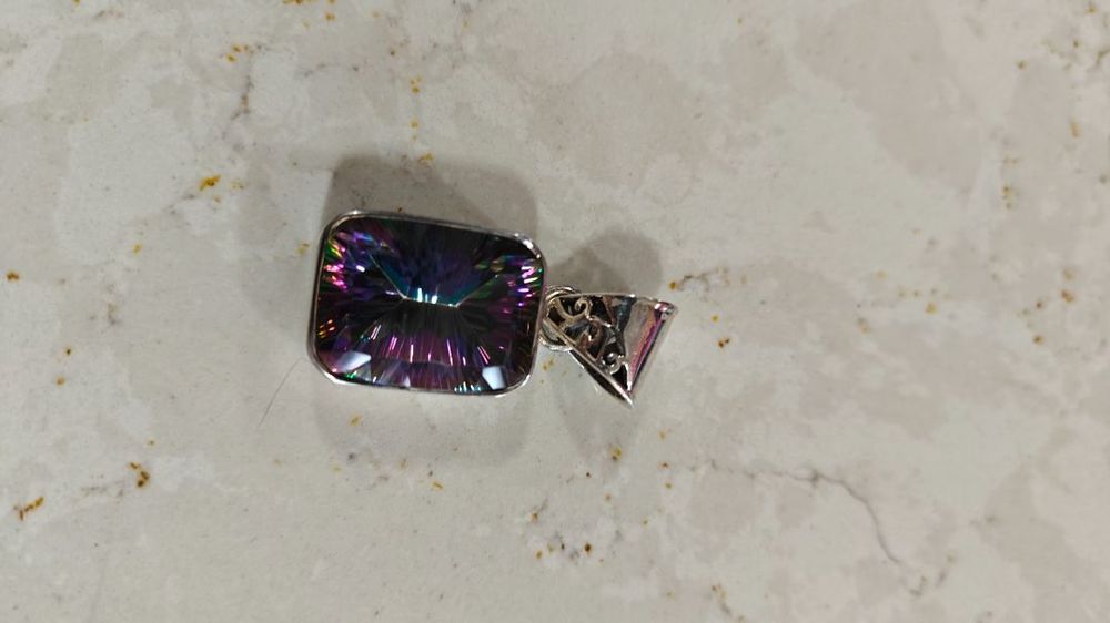 SILVER BTQ PENDANT WITH PURPLE STONE