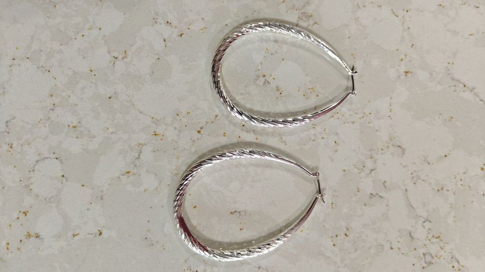 SILVER BTQ EARRINGS