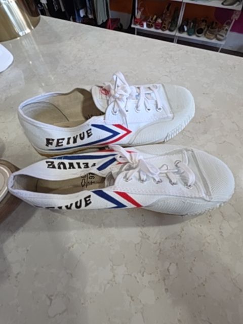 White Feivue shoes