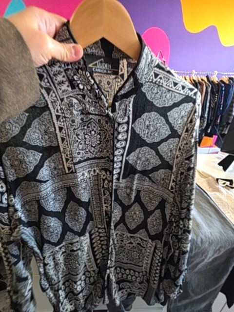 LUDEN CANADA INC LONG SLEEVE SHIRT, BLACK