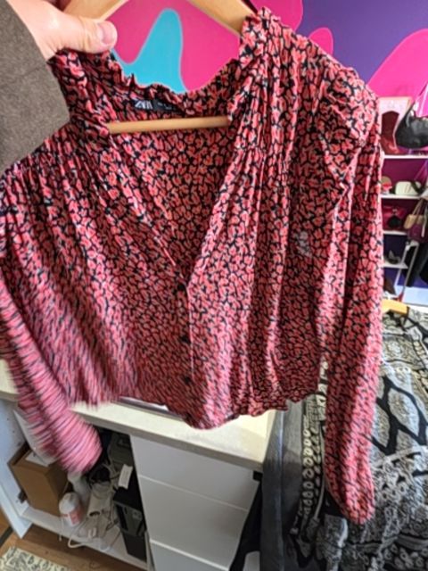 ZARA FLORAL BUTTON UP LONG SLEEVE SHIRT, RED