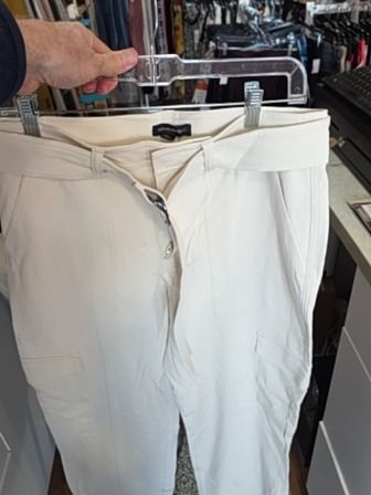 CREAM BANANA REPUBLIC CRGO SLAKS