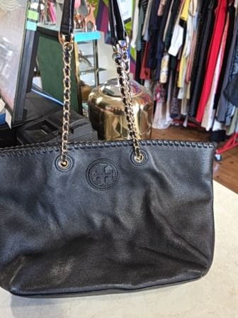 BLACK TORY BURCH PEBBLE LEATHER TOTE