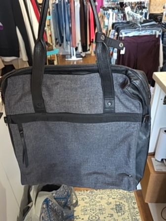 GREY LULULEMON TRAVEL TOTE