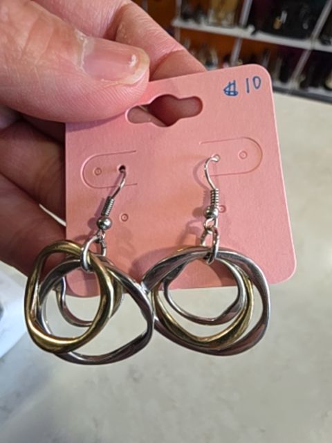 multi round shaped earrings