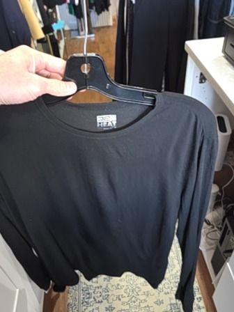BLACK BTQ LONG SLEEV BASE LAYER