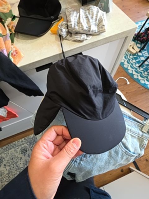 Black Lululemon HAT puffy
