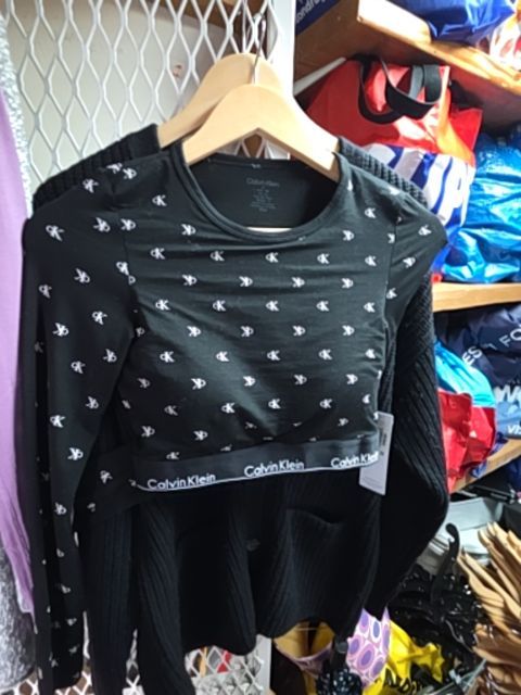 BLACK CALVIN KLEIN crop top