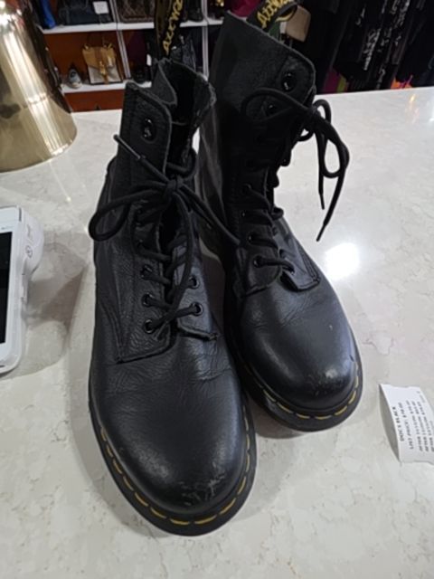 DOCS BLACK