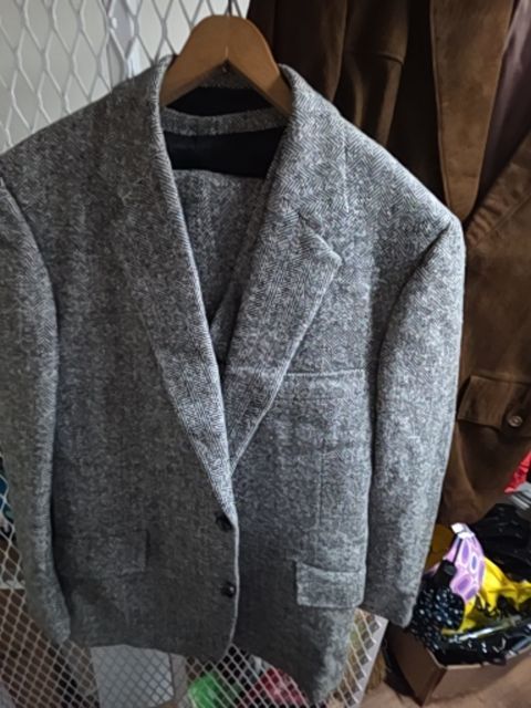 Shiffer Hillman Ortego 3 piece Suit, 90% wool