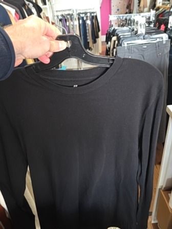 BLACK H&M COTTON LONG SLEEVE CREWNECK
