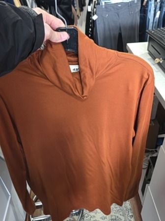 H&M STUDIO RUST COLORED COTTON/SILK BLEND LONG SLEEVE TURTLENECK