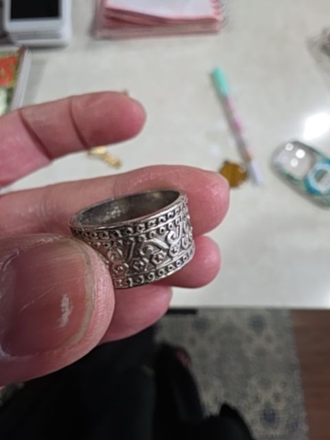 thick silver (maybe ss) ring
