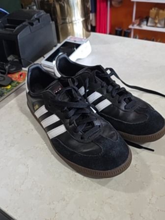 BLACK ADIDAS SAMBA SNEAKERS