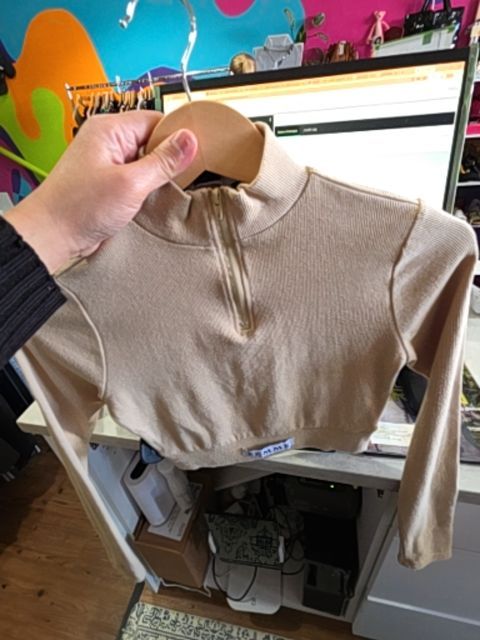 FOREVER 21 FEMME CROPPED RIBBED TOP , BEIGE