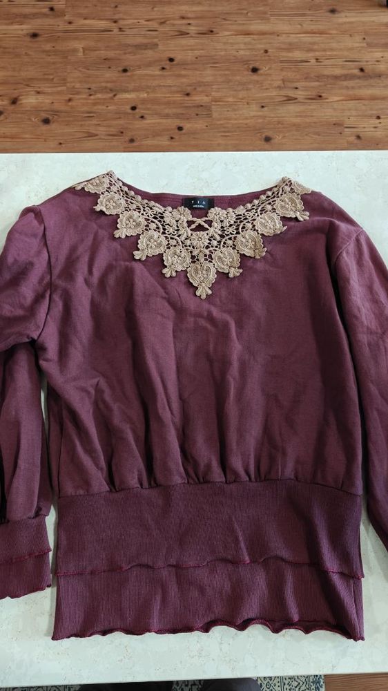 MAROON TIA SWEATER