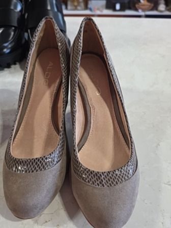 BEIGE ALDO SUEDE UPPER PUMPS