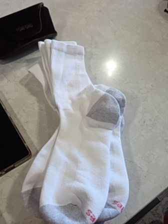 WHITE HANES SOCKS 3 PAIRS