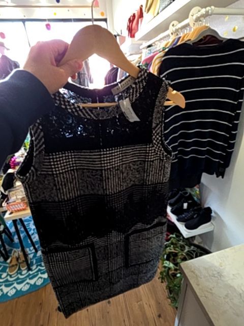 BURBERRY SLEEVELESS DRESS BLACK HOUNDSTOOTH LACE