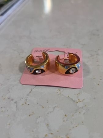 GOLDEN BTQ HUGGIE HOOP YIN-YANG EARRINGS
