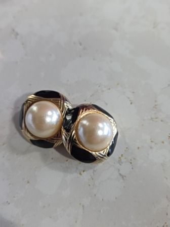 GOLDEN BTQ FAUX PEARL EARRINGS