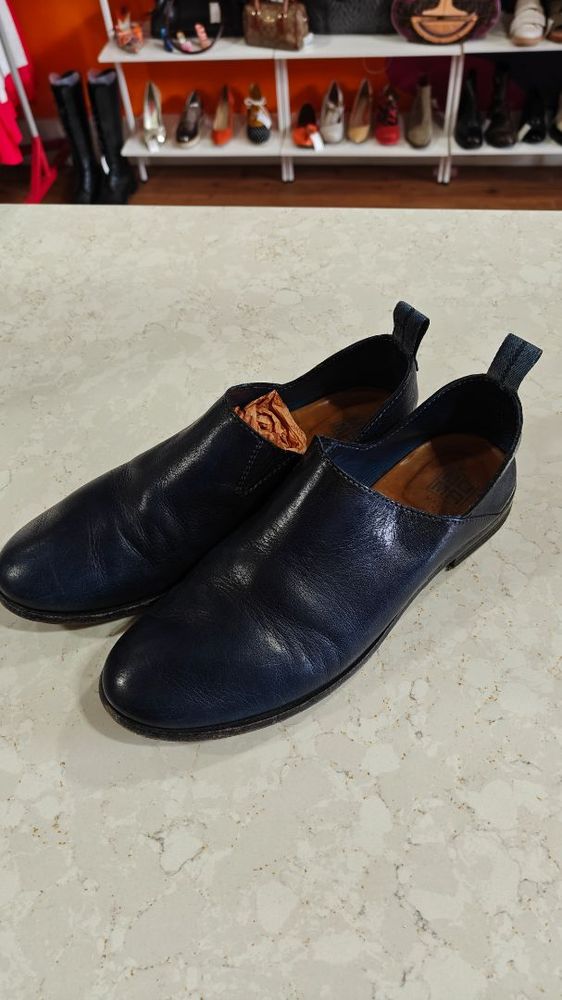 BLUE LEATHER MOMA SLIP ONS