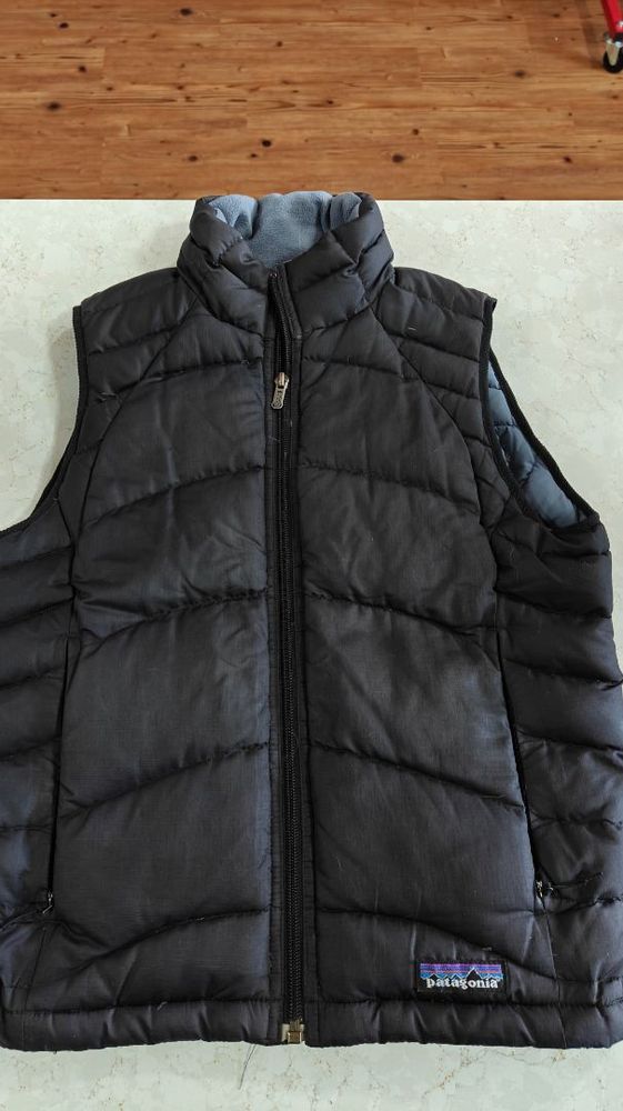 BLACK PUFFY PATAGONIA VEST