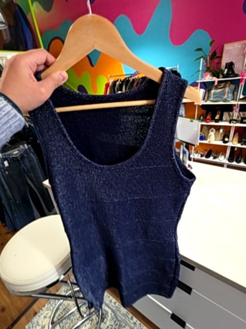 BTQ DRESS SCOOP NECK SLEEVELESS SHIMMERY STRETCHY BLUE