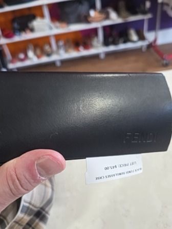 BLACK FENDI SUNGLASSES CASE