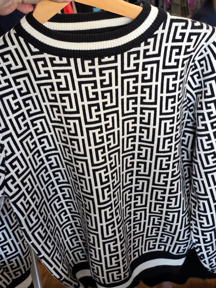 BLACK/WHITE BALMAIN PARIS SWEATER