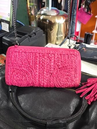 FUSCHIA BTQ LEATHER CROSSBODY WALLET