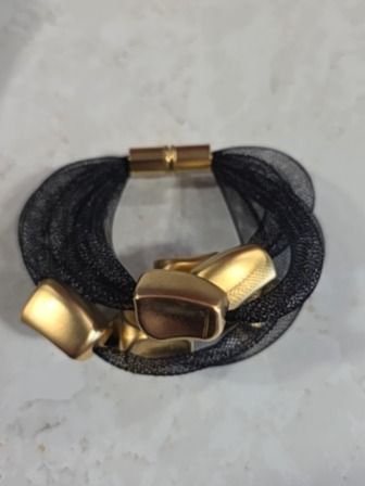 BLACK BTQ MESH AN GOLD NUGGET BRACELET