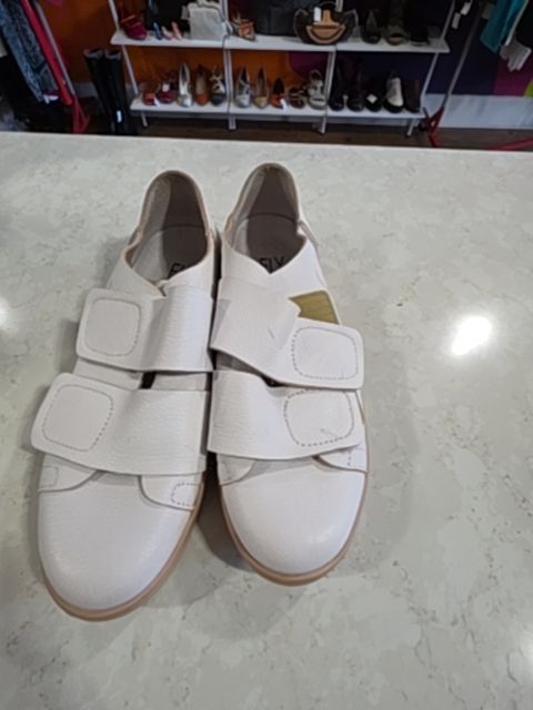 Fly London Runners, white